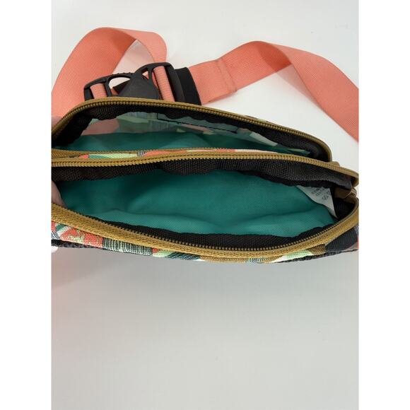 KAVU Spectator Waist Pack Belt Bag Padded Back Adjustable Straps Hike Multicolor - Picture 6 of 6